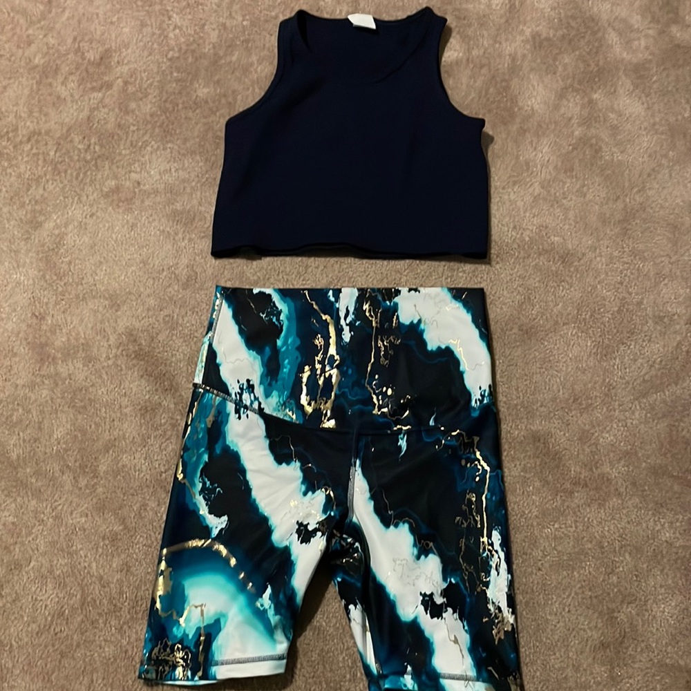 Maternity workout outfit OLD NAVY power soft bike shorts and Gap ribbed crop top